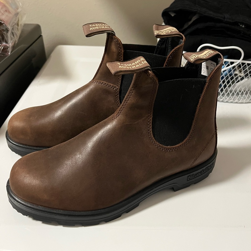 Blundstone Brown Leather Winter Boots. Never worn. They are too small for me.